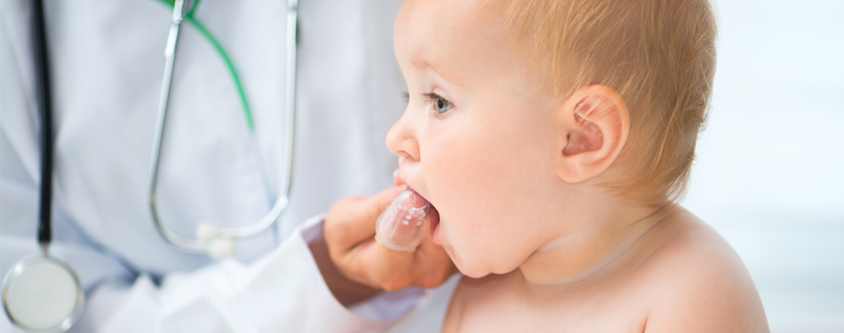 Cura dei denti durante lo svezzamento dei bambini